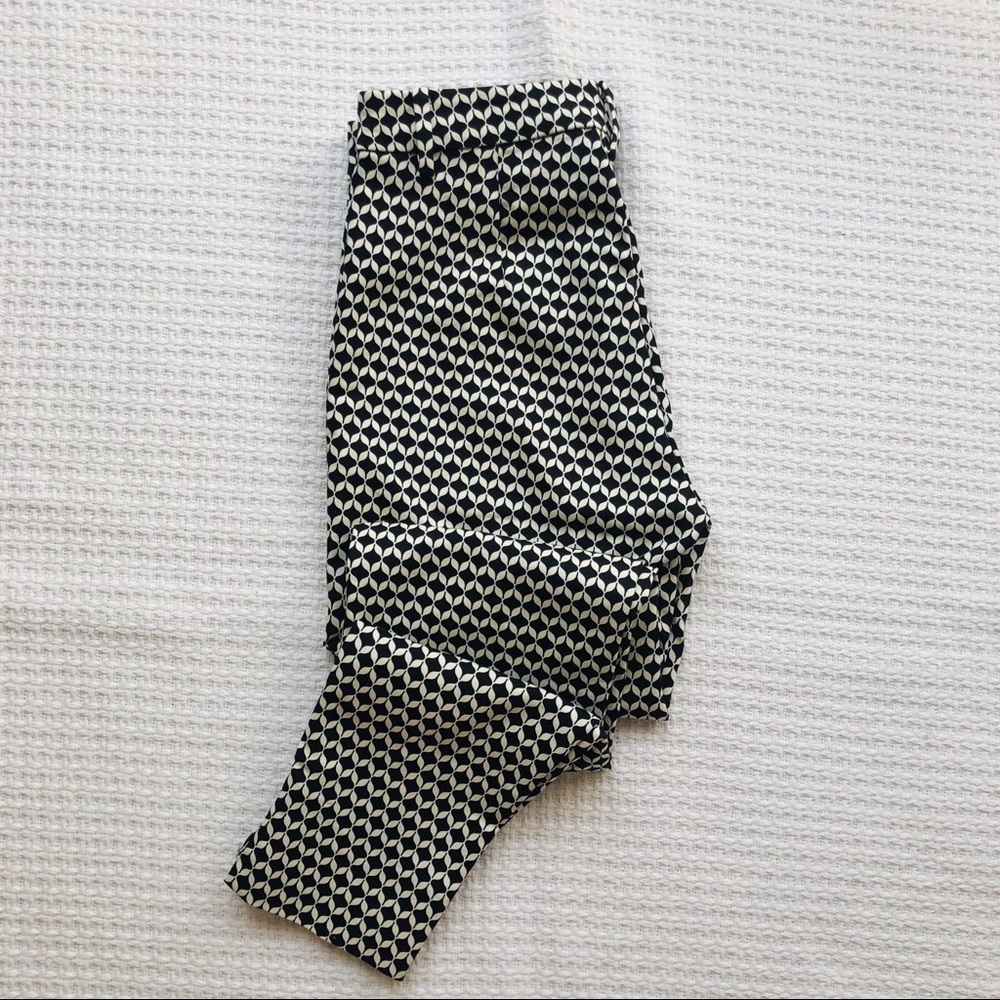 H&M Black & White Pattern Cigarette Pants